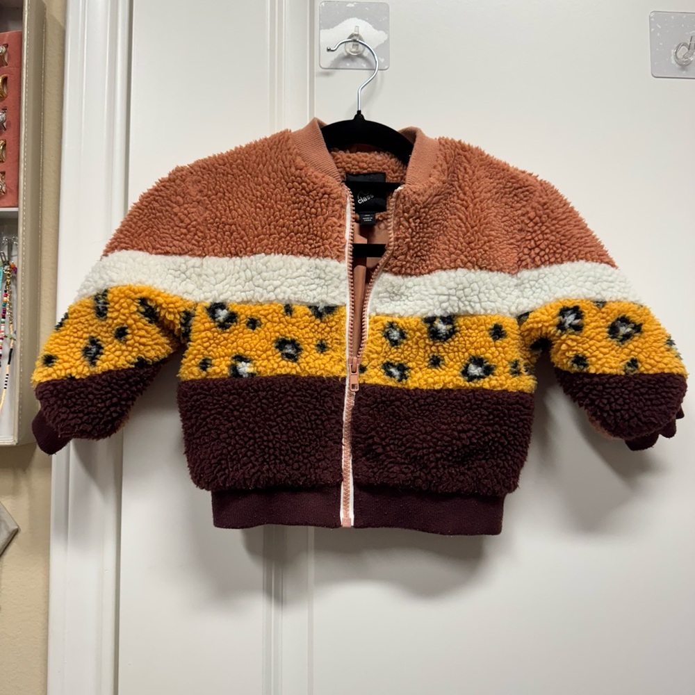 Cozy Sherpa Jacket with Leopard Print